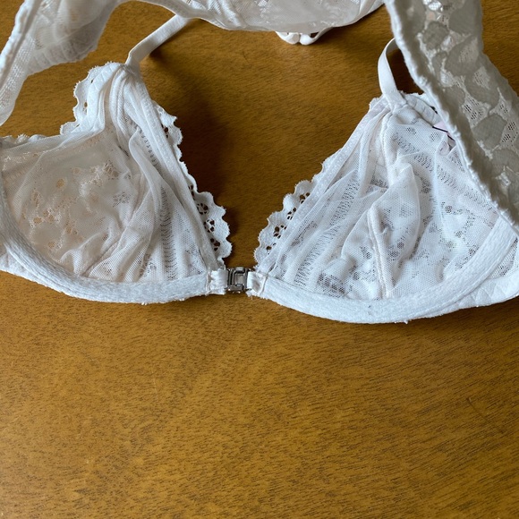 Front Closure Lace Racerback Bra - Picture 7 of 8